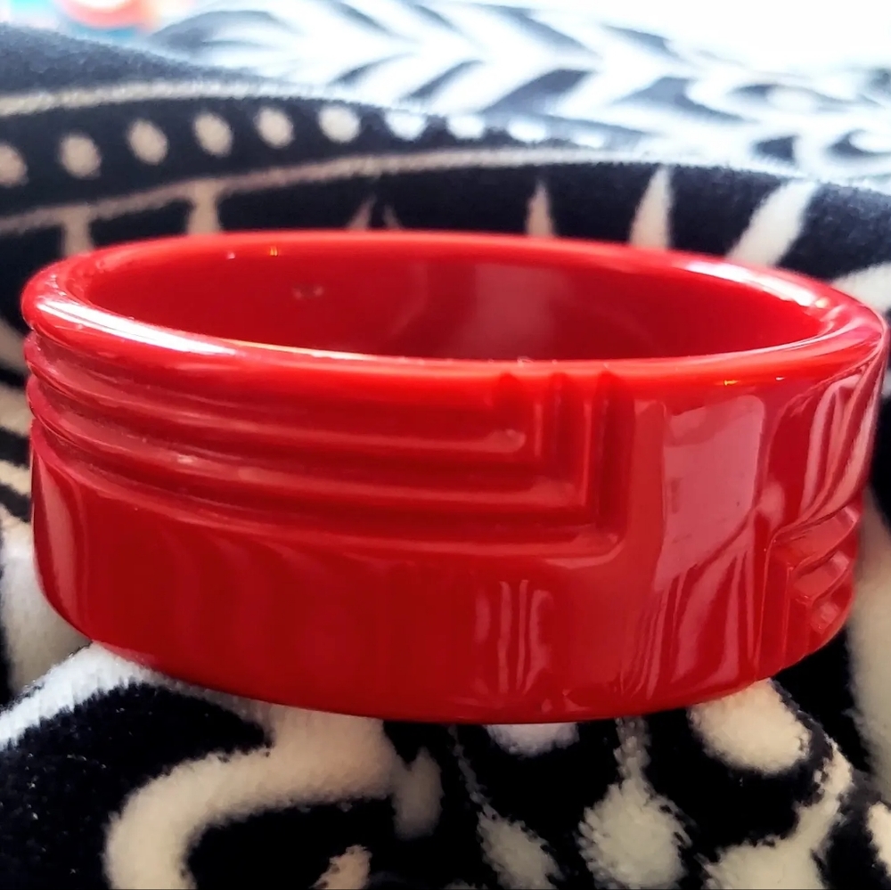Art Deco Bakelite Bangle